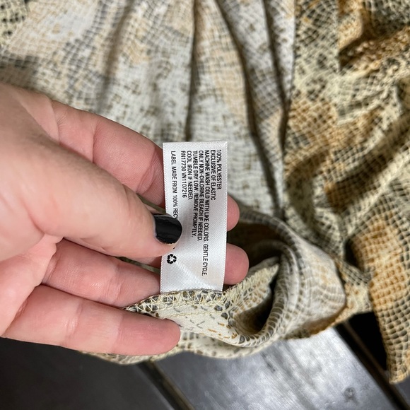 New Ava & Viv snakeskin plus size blouse - Picture 4 of 4